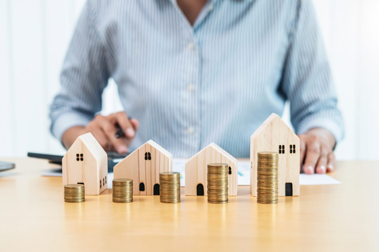 Aerial view of a suburban housing estate in the United Kingdom